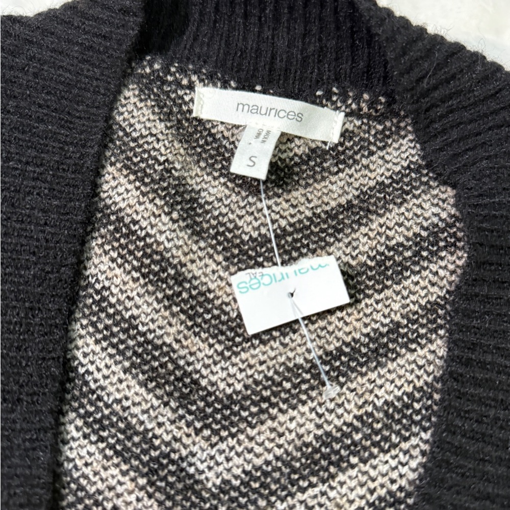 Maurices Black and Tan Chevron Cardigan - Picture 4 of 5